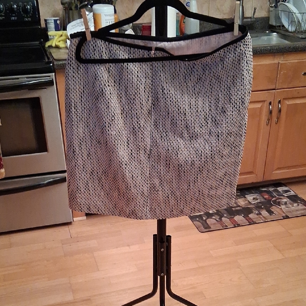 Vince Camuto Monochrome Patterned Mini Skirt - Picture 5 of 8